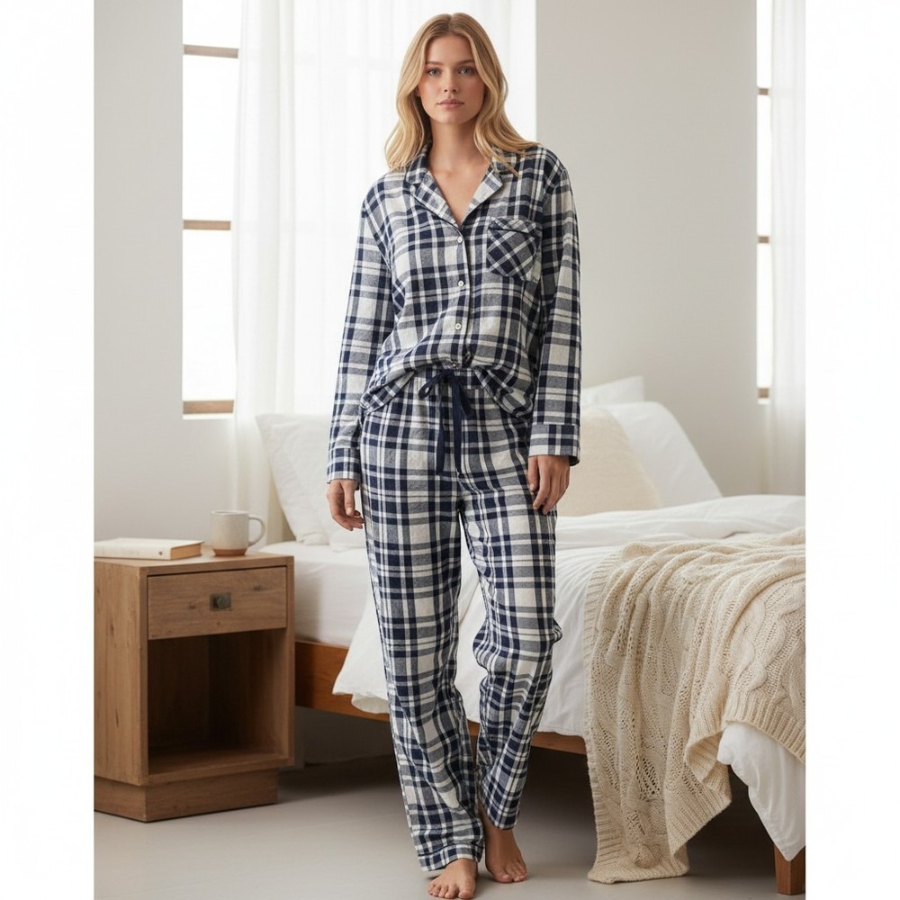 Victoria's Secret Flannel Pajama Set Navy Blue White Plaid XS Long Sleeve Pants